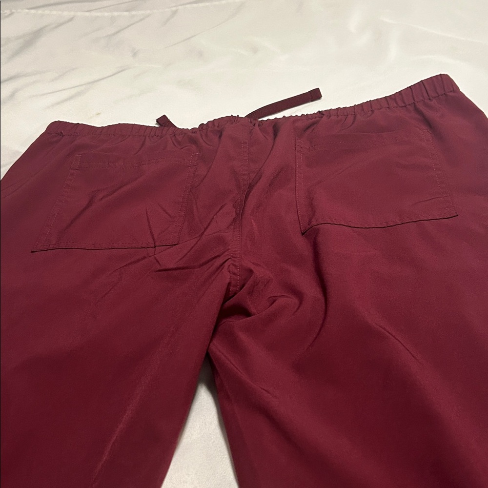 Natural Uniforms Women’s cool stretch v-neck top and cargo pant set NWOT - Picture 16 of 16